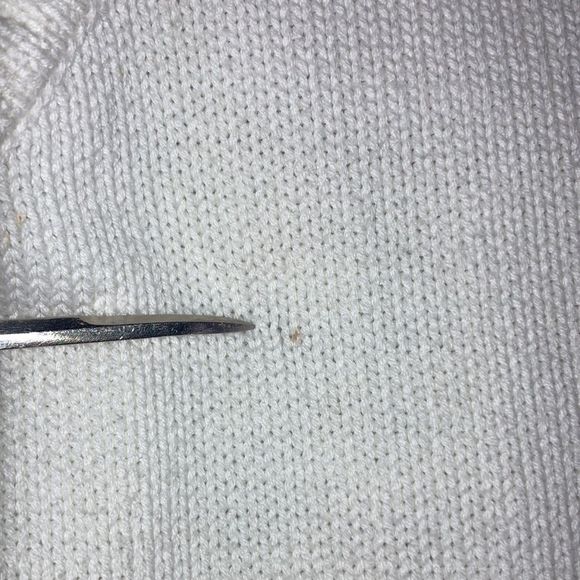 Women’s Vintage Liz Sport White Knit Vest w/ Embroidered Flowers Size Medium - Picture 3 of 11